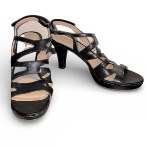 NATURALIZER Chico’s Strappy Black Leather Women's Sandals. 9 EUC